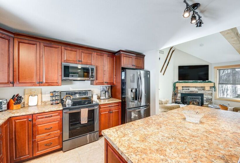 White Mountain Home Near Lakes & Kancamagus Hwy!