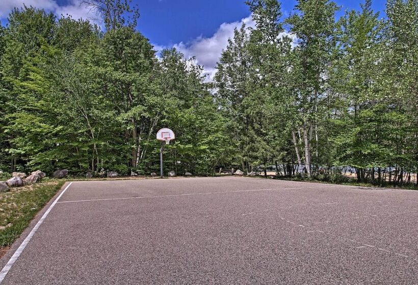 White Mountain Home Near Lakes & Kancamagus Hwy!