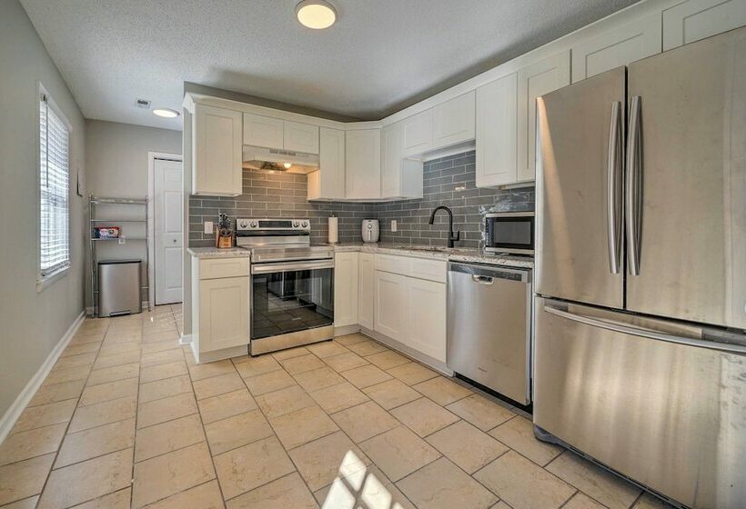 Wilmington Home Close To Beach + Boardwalk!