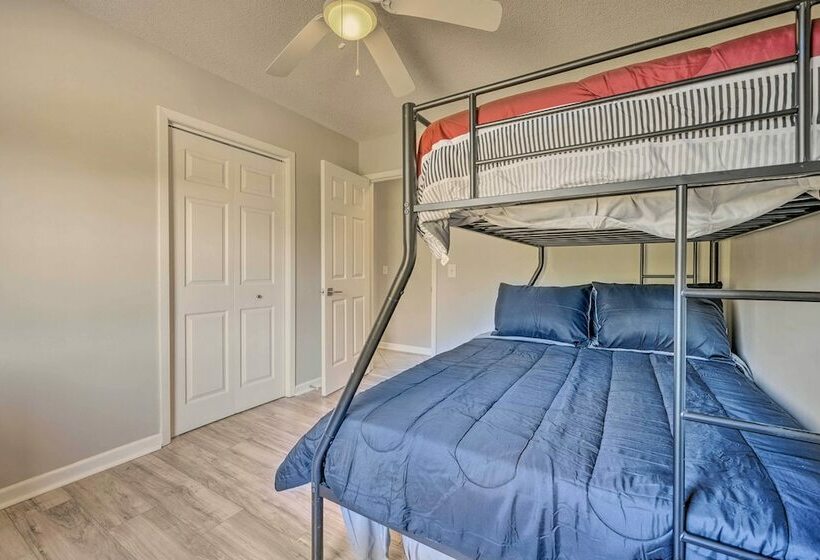 Wilmington Home Close To Beach + Boardwalk!