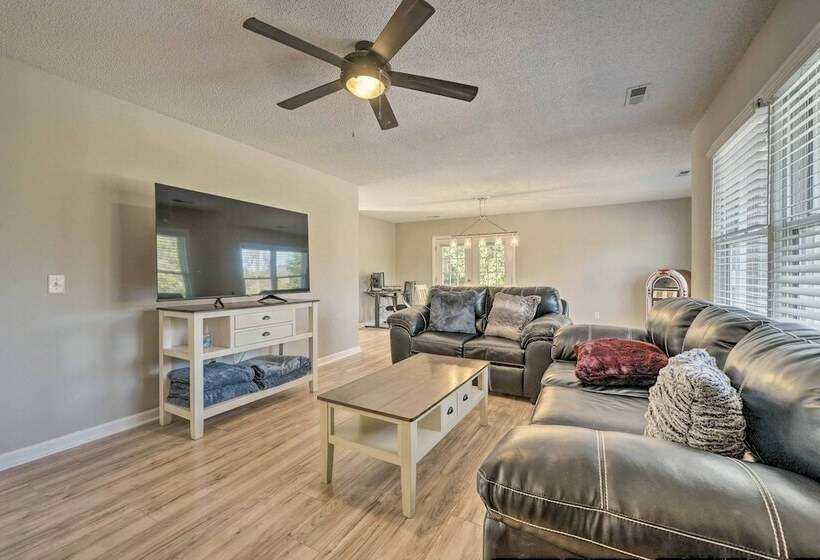 Wilmington Home Close To Beach + Boardwalk!