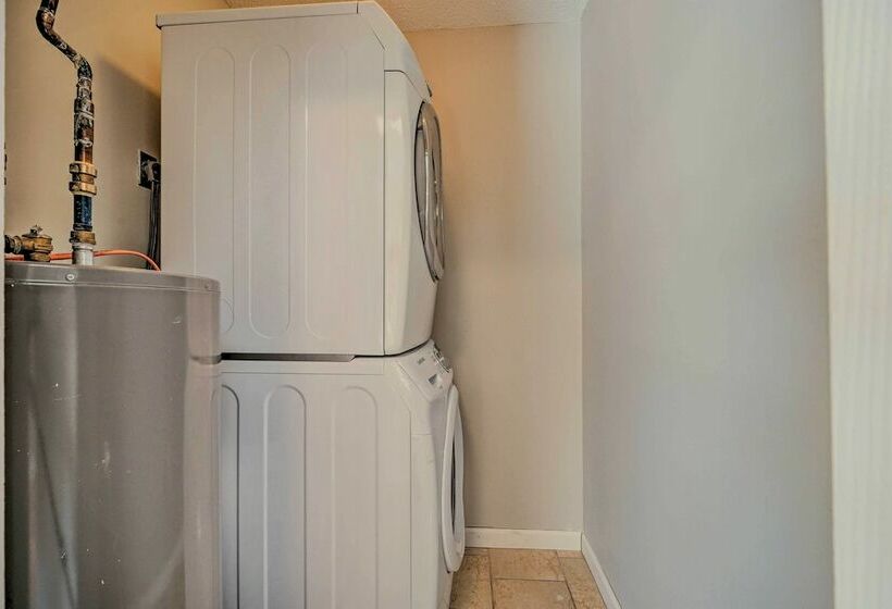 Wilmington Home Close To Beach + Boardwalk!