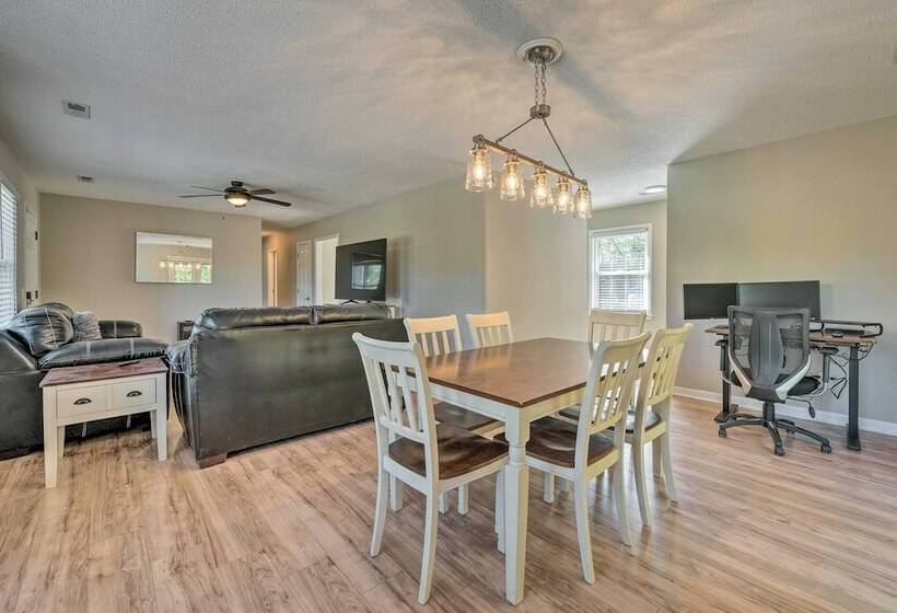 Wilmington Home Close To Beach + Boardwalk!