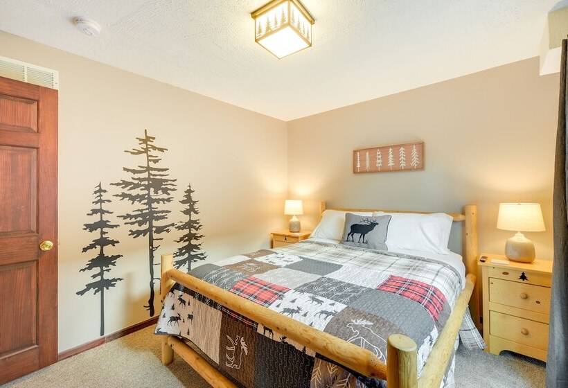 Wisconsin Cabin W/ Private Hot Tub & Deck