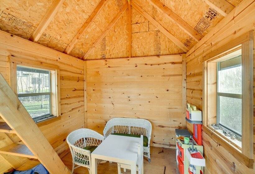 Wisconsin Cabin W/ Private Hot Tub & Deck