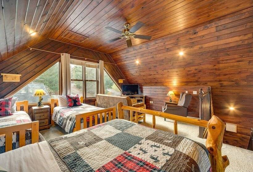 Wisconsin Cabin W/ Private Hot Tub & Deck