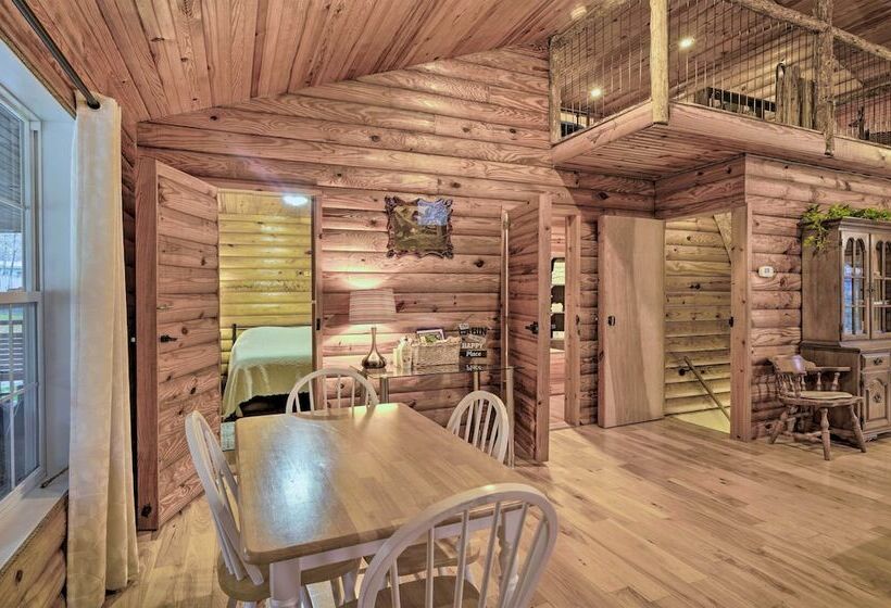 Woodsy Kentucky Escape W/ Game Room & Lake Access!