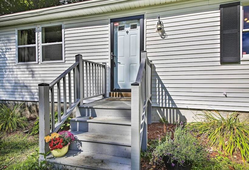 Woodsy Pittston Retreat Near Kennebec River!