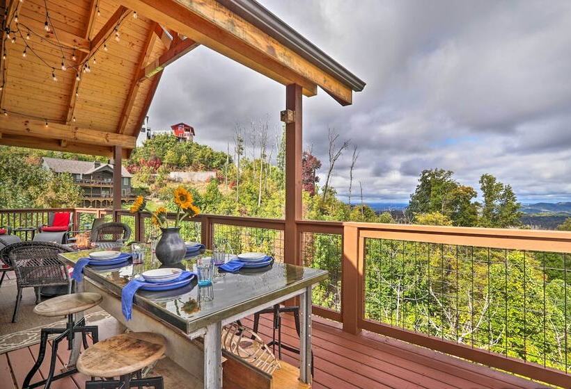 Woodsy Retreat W/ Fire Pit & Resort Amenities