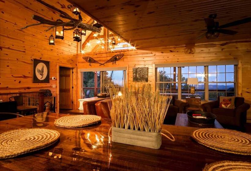 Woodsy Retreat W/ Fire Pit & Resort Amenities