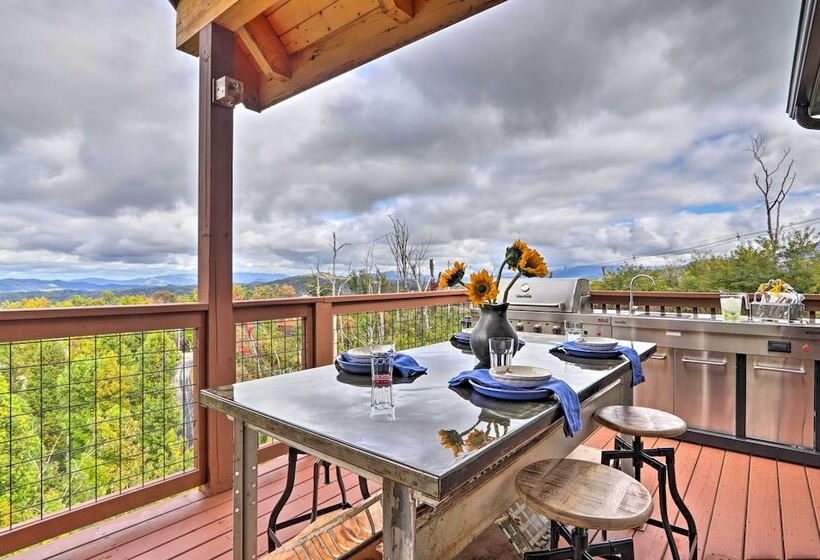 Woodsy Retreat W/ Fire Pit & Resort Amenities