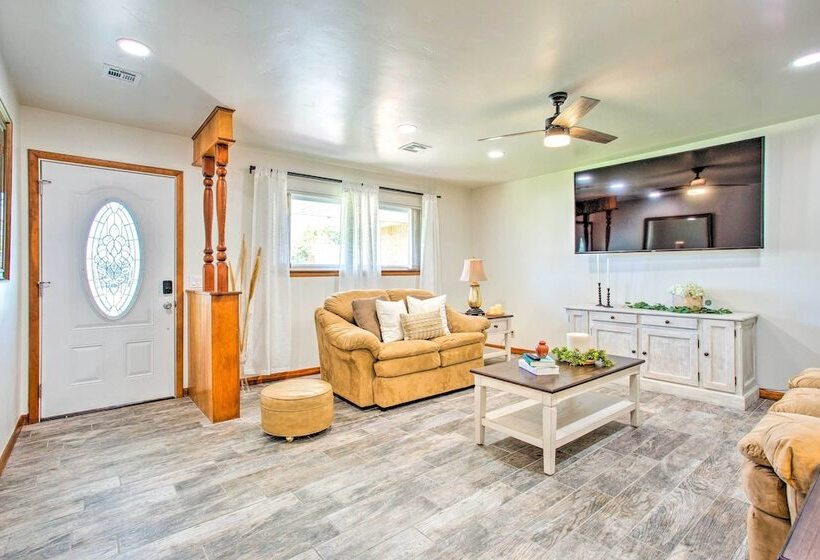 Woodward Home Near Crystal Beach Water Park!