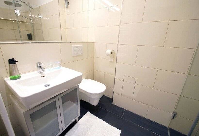 7th Heaven Vienna Center Apartments