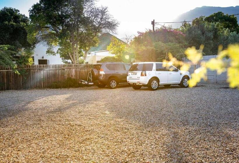 مبيت وإفطار Airlies Guest House