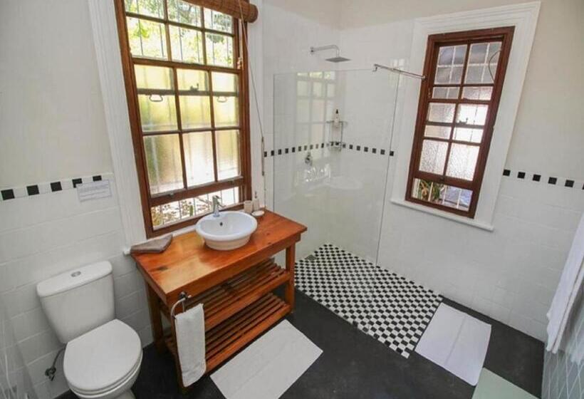 مبيت وإفطار Airlies Guest House