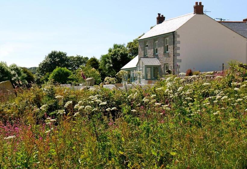 ベッドアンドブレックファースト Fig Tree House