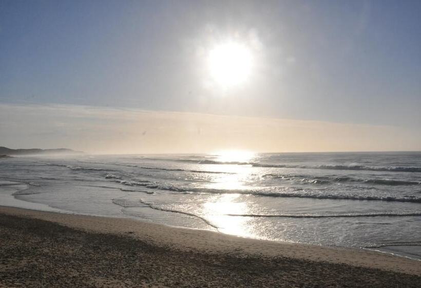 צימר The Loerie Hide