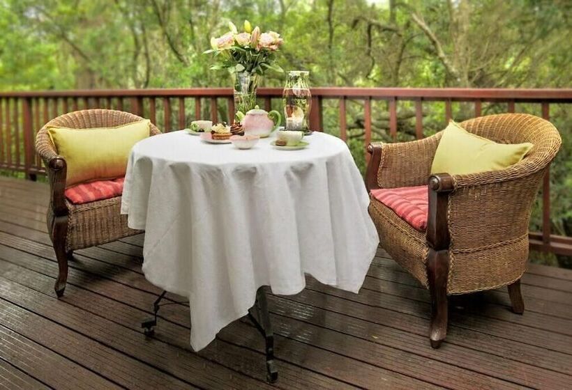 צימר The Loerie Hide