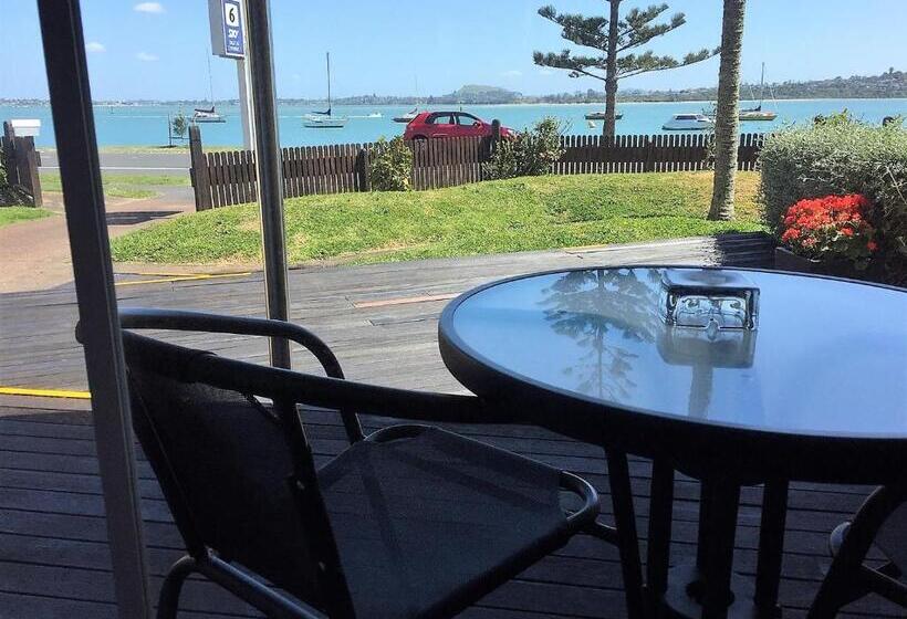 Bucklands Beach Waterfront Motel