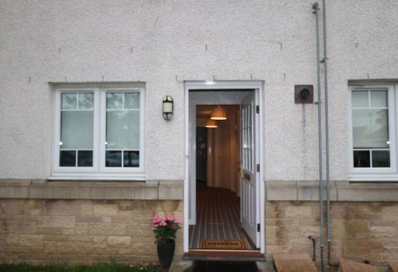 Duloch Apartments Kw