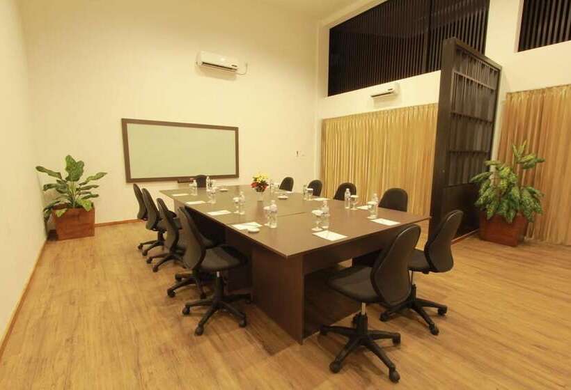 Estrella Hotel & Conference