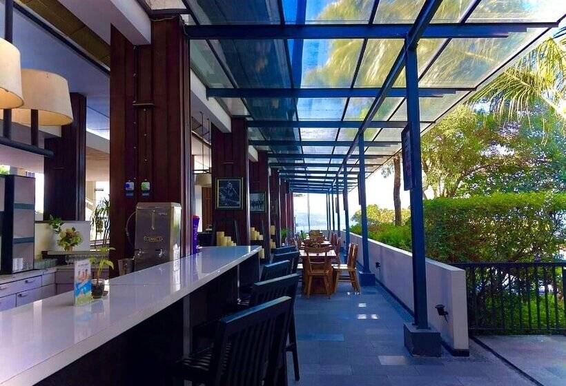 Estrella Hotel & Conference