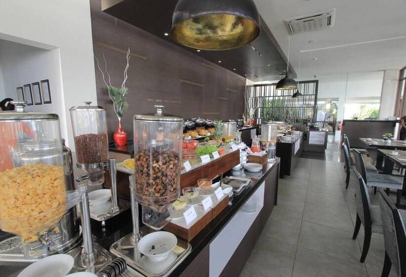 Estrella Hotel & Conference