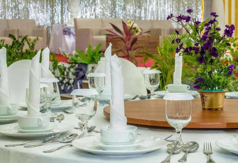 Estrella Hotel & Conference