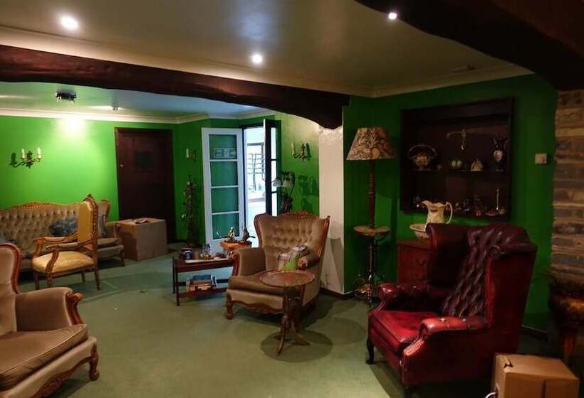 פונדק Dolbrodmaeth Riverside B&b