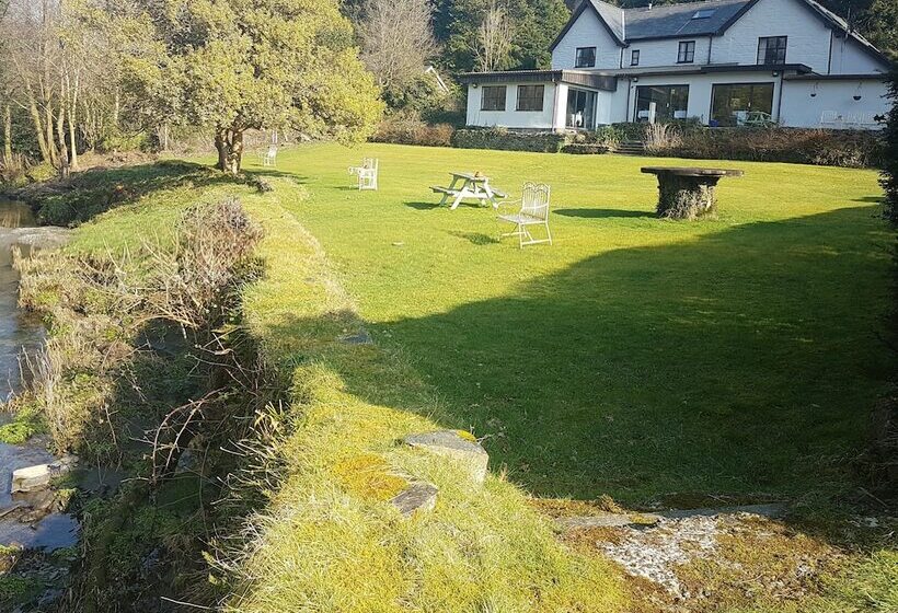 客栈 Dolbrodmaeth Riverside B&b