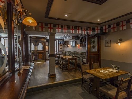 فندق فئة نجمة واحدة Black Swan