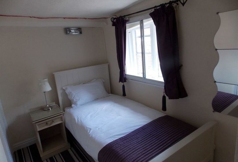 פונדק The Friars