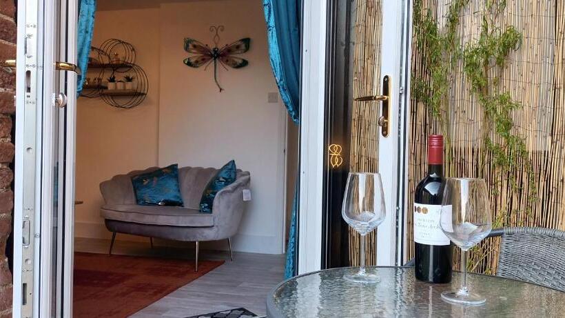 Хостел The Wheatsheaf