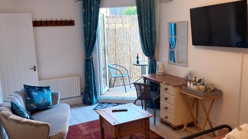 Хостел The Wheatsheaf