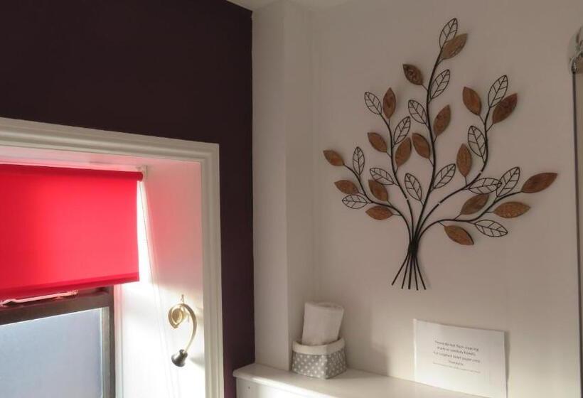 Хостел The Wheatsheaf