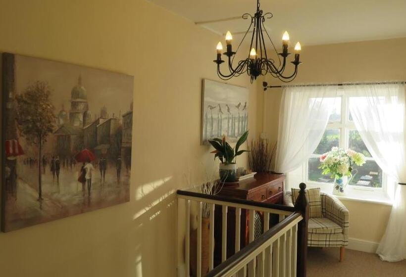 Хостел The Wheatsheaf