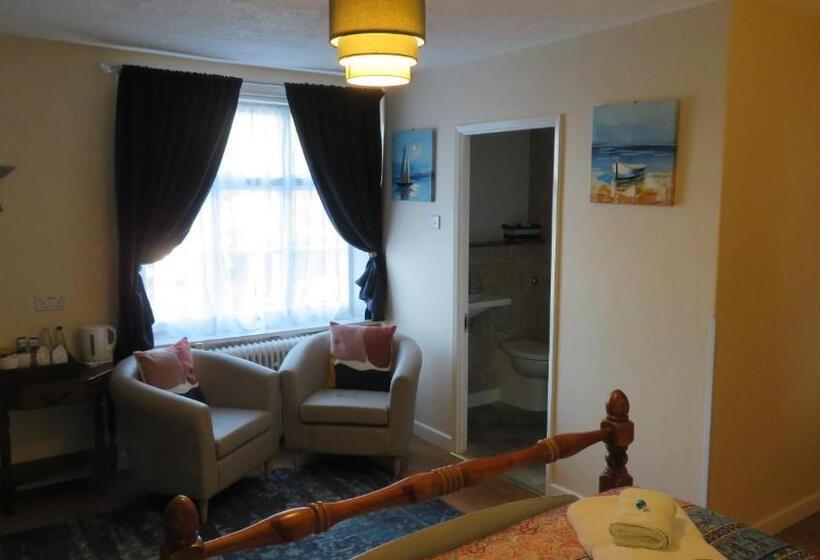 Хостел The Wheatsheaf