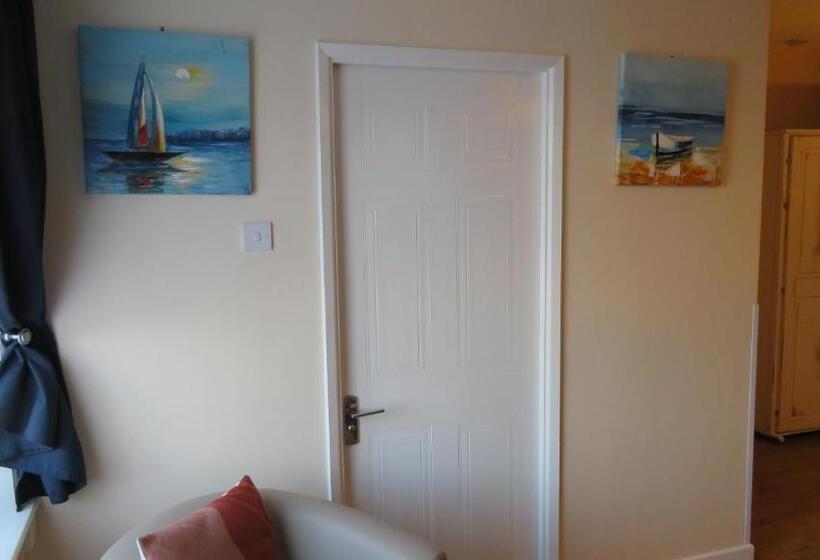 Хостел The Wheatsheaf