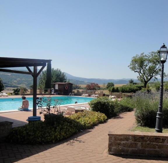 هتل Agriturismo Podere Del Vescovo