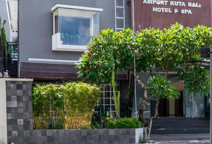 ホテル Collection O Airport Kuta Bali