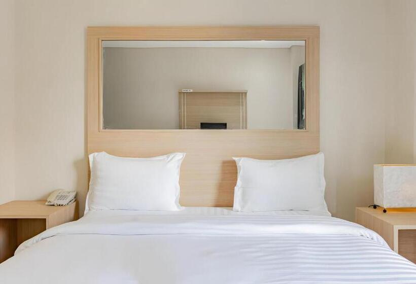 호텔 Collection O Airport Kuta Bali