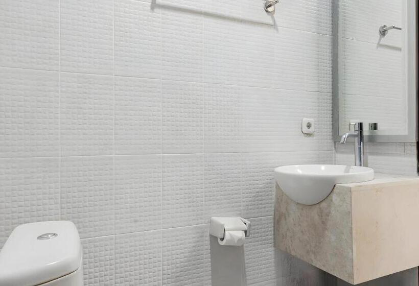 호텔 Collection O Airport Kuta Bali