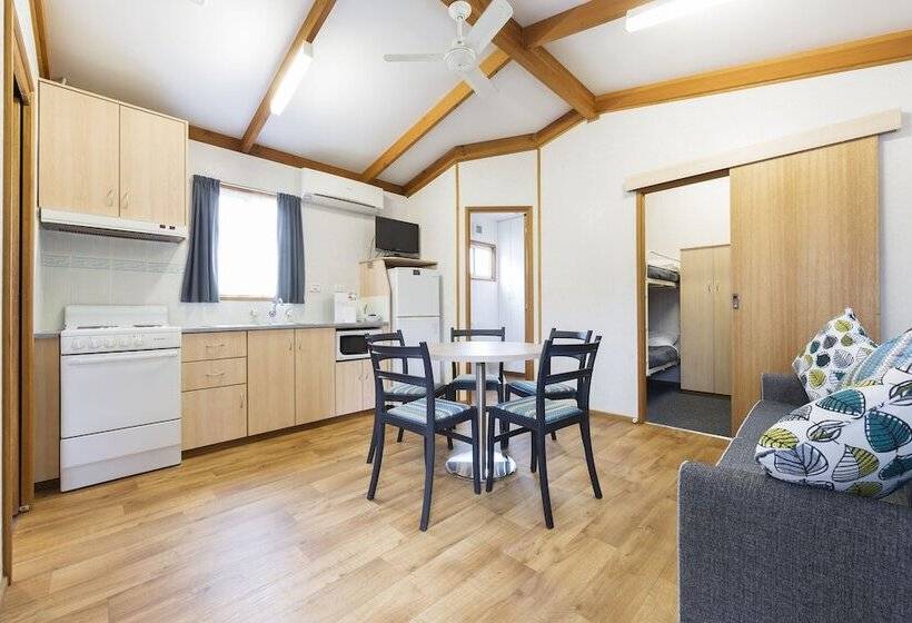 ホテル Alivio Tourist Park Canberra