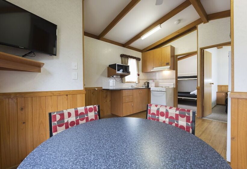 هتل Alivio Tourist Park Canberra