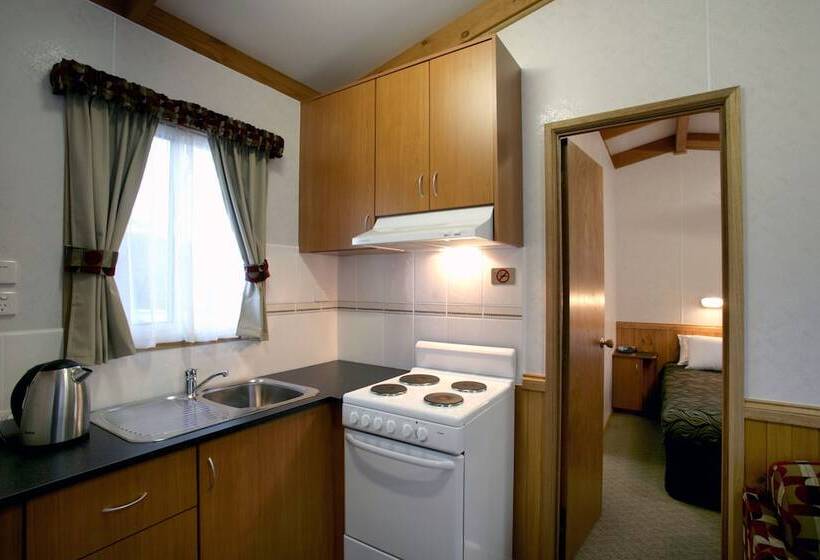 هتل Alivio Tourist Park Canberra