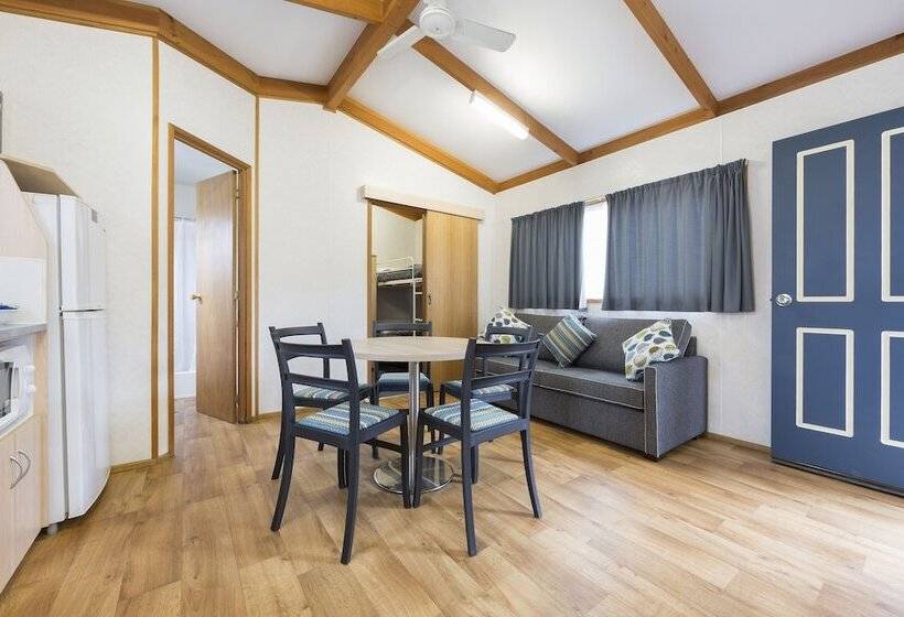 هتل Alivio Tourist Park Canberra