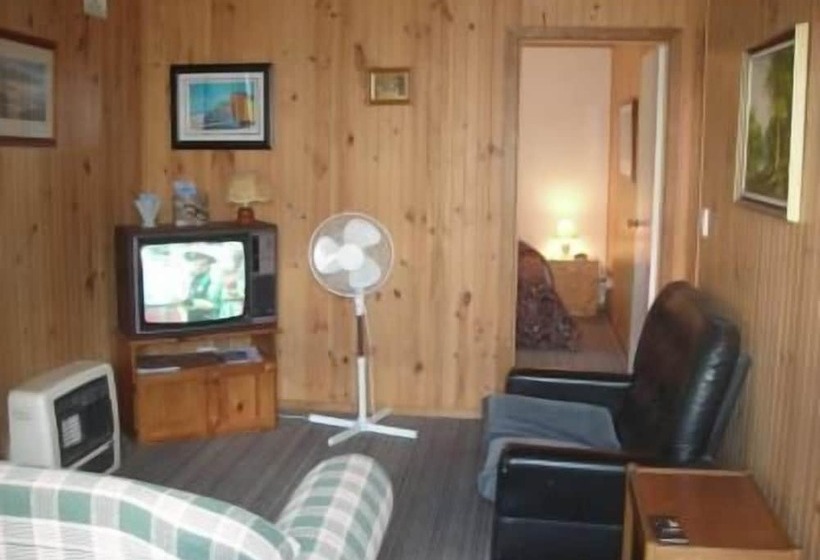 هتل Apollo Bay Backpackers