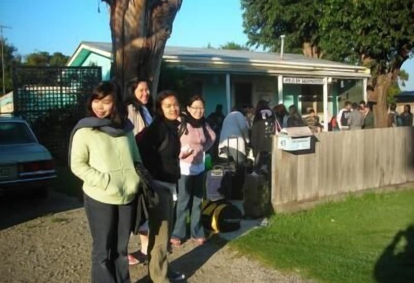 هتل Apollo Bay Backpackers