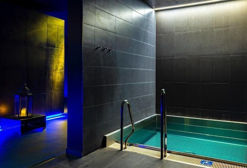 هتل Aquacity Riverside