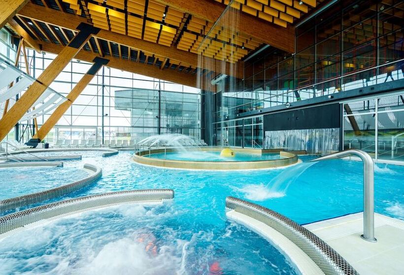 هتل Aquacity Riverside